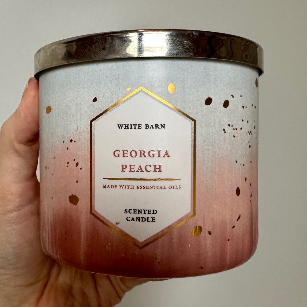 NEW Bath & Body Works White Barn Georgia Peach Candle